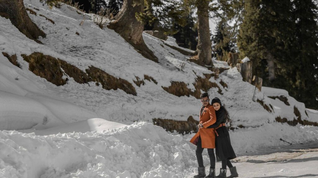 Kashmir Tour Package 7 Nights 8 Days by FlixHoly 7 Nights 8 Days Kashmir itinerary with hotel and cab Kashmir holiday package 8 days 7 nights Srinagar Gulmarg Pahalgam Sonmarg tour package Best Kashmir package for family and couples Luxury Kashmir tour package 7N 8D Kashmir sightseeing package from India Premium Kashmir vacation package Kashmir family tour 7 nights 8 days FlixHoly Kashmir travel package