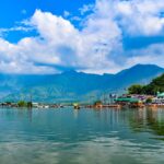 कश्मीर पैकेज 5 दिन के लिए यात्रा श्रीनगर डल झील शिकारा राइड गुलमर्ग बर्फीली वादियां पहलगाम प्राकृतिक दृश्य कश्मीर 5 दिन टूर प्लान कश्मीर फैमिली ट्रिप कश्मीर हनीमून पैकेज कश्मीर होटल और कैब सेवा भारत का कश्मीर टूर FlixHoly कश्मीर पैकेज
